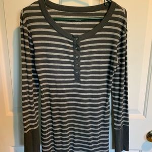 5/15$* Liz Lange Maternity Top